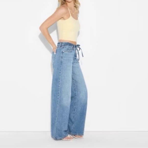 wild fable Denim - Wild Fable Low Rise Baggy Jeans Light wash size 6 Short